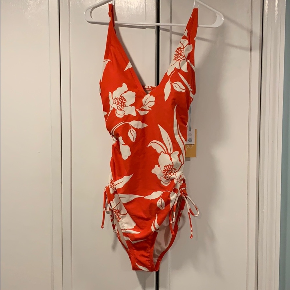 Kona Sol women’s swimsuit NWT